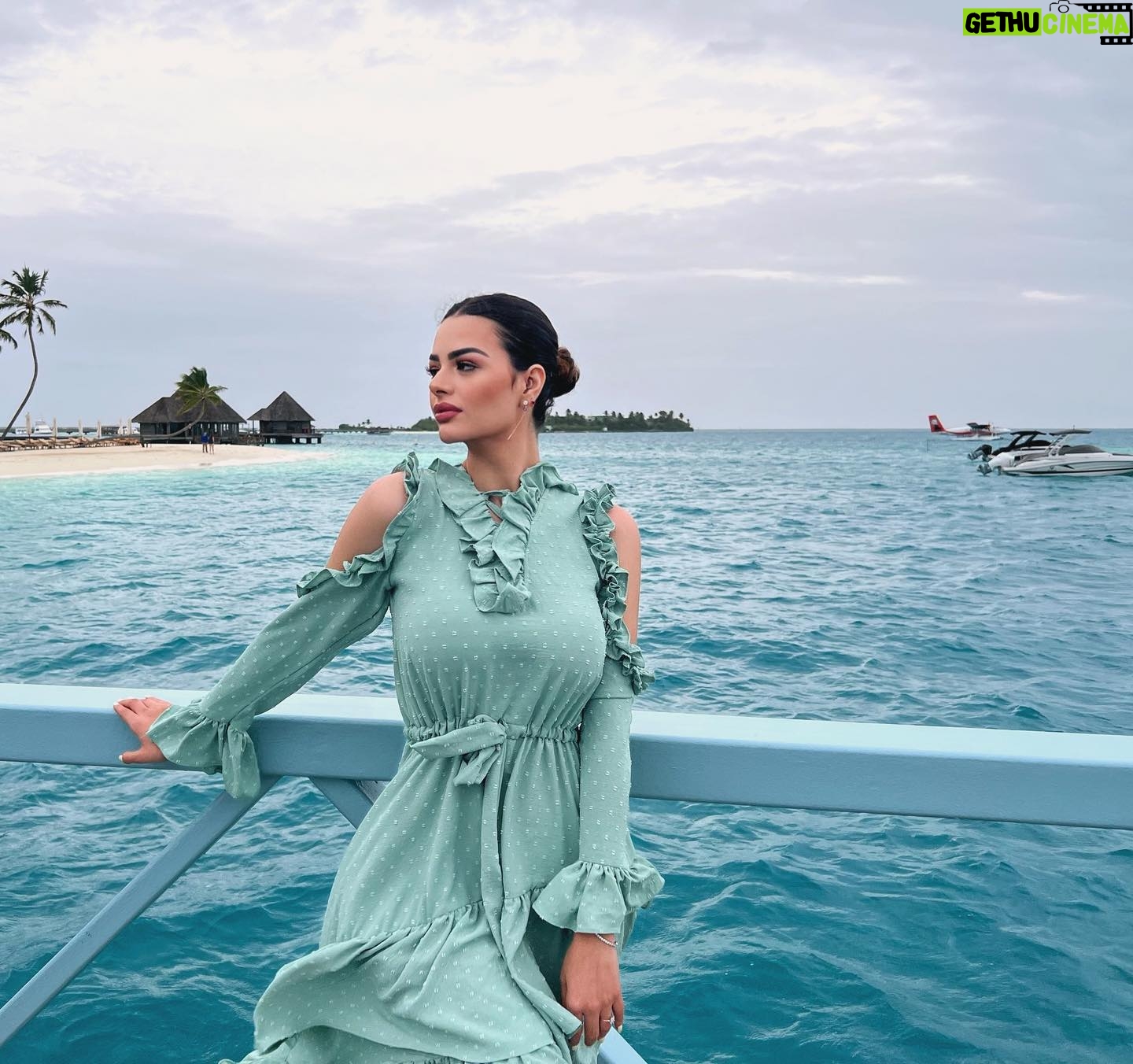 Hanady Mehanna Instagram - Aïd Mubarak كل سنة و انتم طيبين 🐬🫶🏼