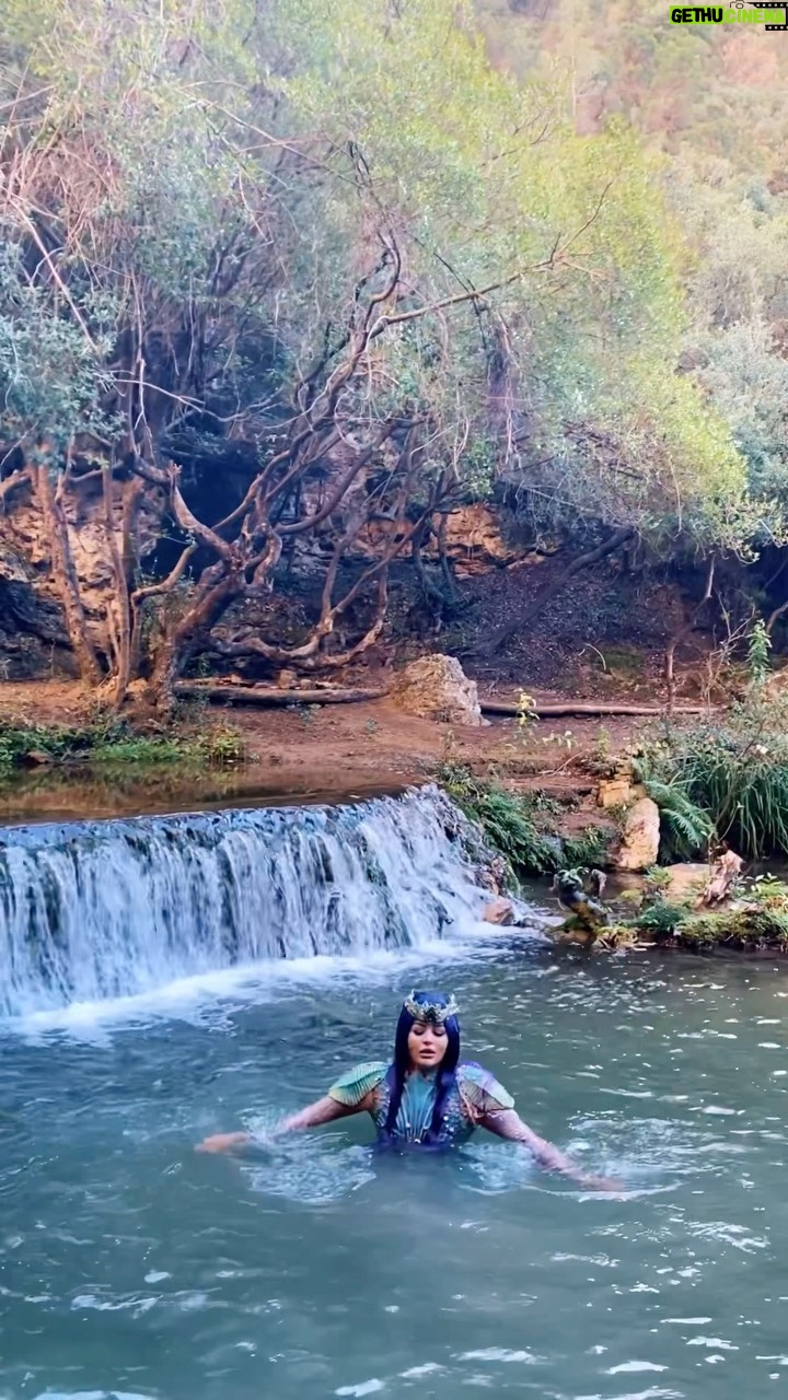 Hanady Mehanna Instagram - 🧜🏻♀️ Qamareya in GAWDAR It doesn’t look like it but in reality it has been the hardest 72 hours of my career so far from a plane to a 9 hours car trip to walking kilometers and much more.. It was a pleasure being part of this extraordinary tv series, thank youu @islamkhairy_ and the entire crew for the support, help and appreciation you made it way easier and jovial. Thank you @monaeltonsi for your creativity you’re amazing. @islam_alxx , zeinab and the sfx crew don’t know what to tell you, you made everything from scratch, you worked so hard and you always thought about making me feel comfortable thank you for everything, I enjoyed spending all that time with you. The best for the last: Yasser Galal always glad to work with you, thank you ( و وشك ديما حلو على الناس كلها ) A special thank you to the highlight of this trip @saraibrahimkhalil 🫶🏼 #جودر #الف_ليلة_وليلة #رمضان2024