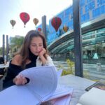 Hanan Motawie Instagram - ياتري بذاكر مسلسل ايه؟!😉👍🌺
