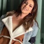 Hanan Motawie Instagram - ان الحب لايمكن تفسيره فهو يفسر كل شي❤️❤️. @vayastore.eg