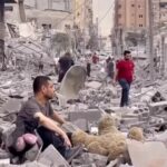 Hanan Turk Instagram - العذراء أنجبت والرضيع تكلم والعجوز حملت والعاقر أنجبت والقمر انشق النائمون استيقظوا بعد سنين طوال القلة غلبت الكثرة عرش ملكة في اليمن إنتقل إلى الشام في طرفة عين بطن الحوت لم يهضم النار لم تحرق المستحيل تحقق، والله لا يعجزه شيء في الأرض ولا في السماء، فإذا أراد شيئًا أن يقول له كن فيكون لا حول ولا قوه الا بالله العلي العظيم🤍 اللهم أنصر أهل فلسطين و ارحم موتاهم و اشف مرضاهم و انصرنا علي من عاداهم.🤲🏻