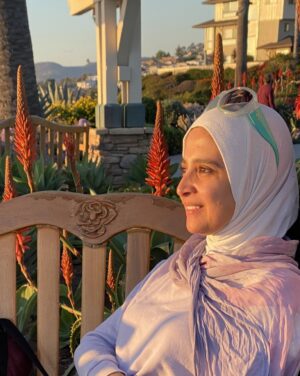 Hanan Turk Instagram - لا أحد على الإطلاق يستطيع أن يغلق الباب الذي فتحه الله لك 💖
