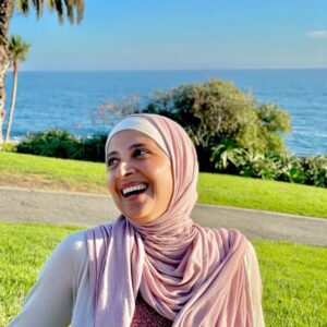 Hanan Turk Instagram - ويشرق علينا الصباح بنسماته الجميلة ... وامنياتنا ان يمنحنا المولى عز وجل الرضا والعافية .. صباحكم رضا وسعادة 🌺