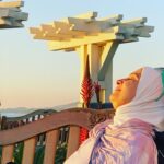Hanan Turk Instagram - ‏ومنَ الصبر أن تصبر على نفسك حين تلتفت إليها فلا تجدها على الحال الذي اعتدت، فتتوجّه ضارعًا حينئذ إلى مولاك تفر منك إليه، ومنه إليه، ففي النهاية لا مُعوّل إلا عليه، ولا ثقة إلا به لا سواه، وإن كانت نفسك التي بين جنبيك.. ‏"لا تكلني إلى نفسي طرفة عين" ‏لا منجا ولا ملجأ منك إلا إليك