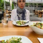 Hanan Turk Instagram - ‏لما تكون جعان 🥺 والأكل يتأخر وتفكر ازاي تاخد طبق السلطه الرئيسي قبل ما يخلص 🤔