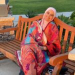 Hanan Turk Instagram - تعلمت أنّ كلّ إنسان في داخله شمس متى غربت فهو يغرب معها، فلنعمل على أن لا يقتصر شعاعها على انفسنا بل لا بدّ أن نجعل لها أثر على الآخرين 🌞
