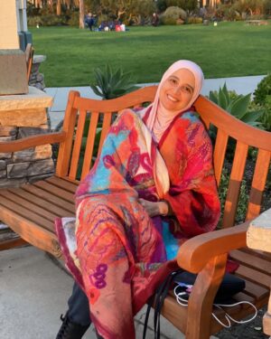 Hanan Turk Instagram - تعلمت أنّ كلّ إنسان في داخله شمس متى غربت فهو يغرب معها، فلنعمل على أن لا يقتصر شعاعها على انفسنا بل لا بدّ أن نجعل لها أثر على الآخرين 🌞