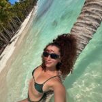 Hande Doğandemir Instagram – eat,love,pray; and repeat!
play your fav song, don’t forget, don’t be sad; eat something new, love your friends, hug your family and repeat; eat,love,pray Handecim 🥹🌊🐚🦀🪷💚🐠🎶