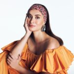 Hande Doğandemir Instagram - bu yaz 🧡🍊 @eleledergisi @onurdemirdag @hamiyetakpinar @remziates @816styling