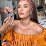 Hande Doğandemir Instagram - Şahane bir çekim yaptık @handedogandemir 🍀🌸💖 @eleledergisi #backstage #handedoğandemir #hamiyetakpınar