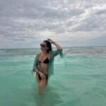 Hande Doğandemir Instagram - eat,love,pray; and repeat! play your fav song, don’t forget, don’t be sad; eat something new, love your friends, hug your family and repeat; eat,love,pray Handecim 🥹🌊🐚🦀🪷💚🐠🎶