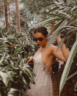 Hande Doğandemir Instagram - i can buy myself flowers; 
i can love me better, baby