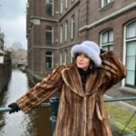 Hande Doğandemir Instagram - hnd in wonderland / amsterdam dump 🦄🌈