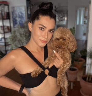 Hande Doğandemir Instagram - in my jungle 💚🍀 sürpriz sonlu :)