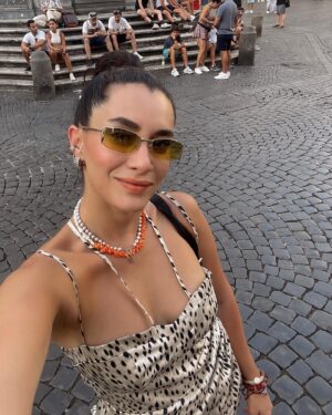 Hande Doğandemir Instagram - same hande but different 
🙋🏻‍♀️🪩 
selfie dump in barcelona roma