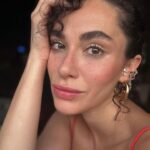 Hande Doğandemir Instagram – ben ginger manzaram ve ayçiçekleri 🌅🌻