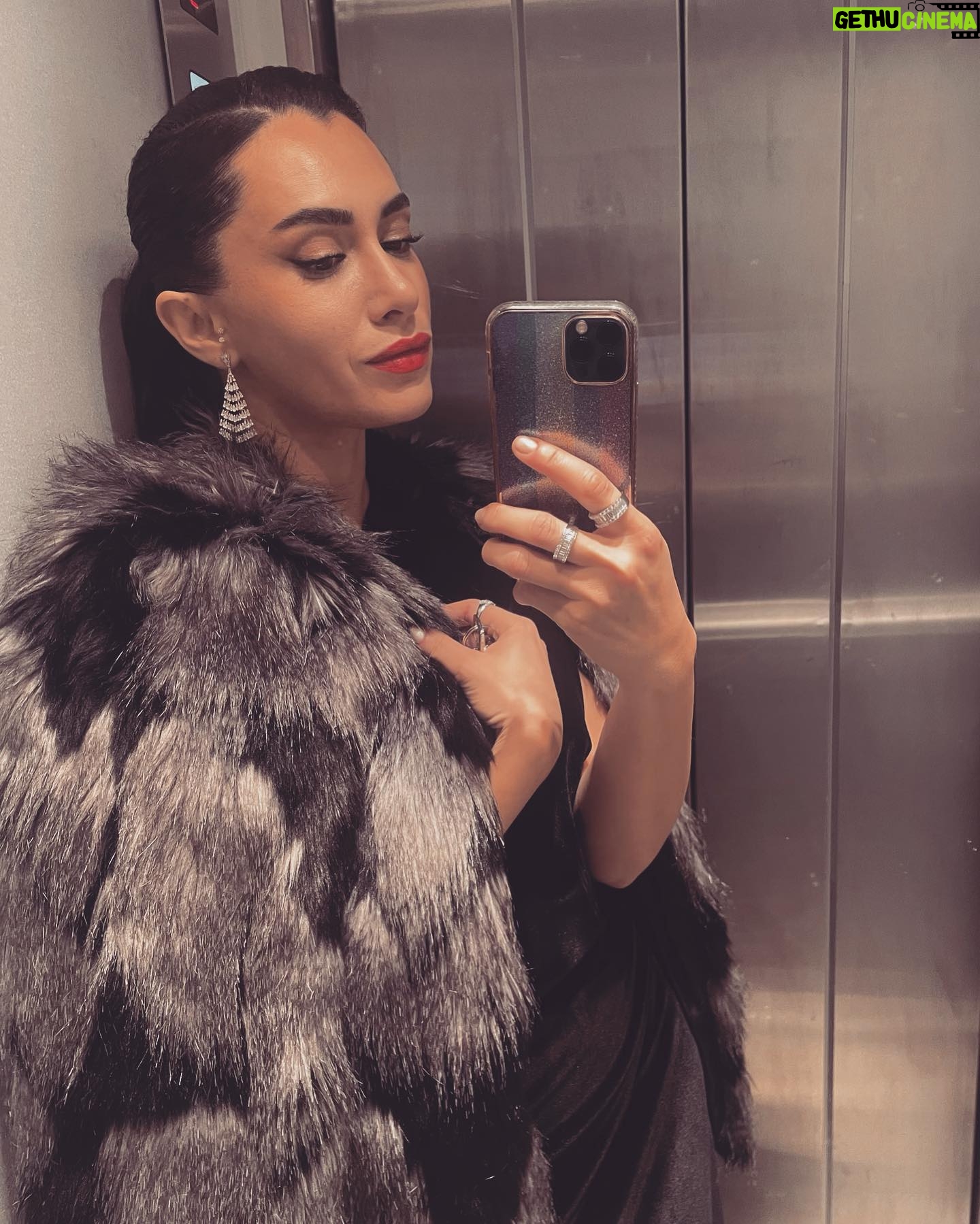 Hande Doğandemir Instagram - dump vakti 🚨🫠 son ikisi favorim 🤩🫠