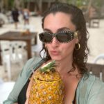 Hande Doğandemir Instagram - eat,love,pray; and repeat! play your fav song, don’t forget, don’t be sad; eat something new, love your friends, hug your family and repeat; eat,love,pray Handecim 🥹🌊🐚🦀🪷💚🐠🎶