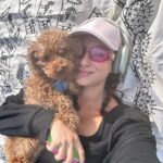 Hande Doğandemir Instagram – roads dumpı, dumpling, calling 🦞☎️🐚🪸

 “can’t anybody see
we’ve got a war to fight
never find our way
regardless of what they say

how can it feel this wrong?
from this moment
how can it feel this wrong?

storm in the morning light
i feel, no more can I say
frozen to myself
i got nobody on my side
snd surely that ain’t right
surely that ain’t right”