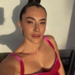 Hande Doğandemir Instagram – pink is the new black 💎🪅