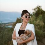 Hande Doğandemir Instagram – yeni deneyimler yaşamak, öğrenmek, görmek; yeni ve muhteşem insanlarla tanışmak güzel ihtimaller için umutlandırıyor beni ✨ (bu aralar duygusalım idare edin 🙆🏻‍♀️)