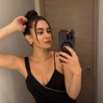 Hande Doğandemir Instagram - düne dair minik bir özet ❤️‍🔥✨ 1. hazırım 2. boydan alalım 3.ayna yamuktu biz yapmadık 4. bir de böyle çek 5. taksi buldum gururluyum 6. ayna selfiesiz asla