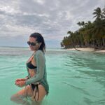 Hande Doğandemir Instagram - eat,love,pray; and repeat! play your fav song, don’t forget, don’t be sad; eat something new, love your friends, hug your family and repeat; eat,love,pray Handecim 🥹🌊🐚🦀🪷💚🐠🎶