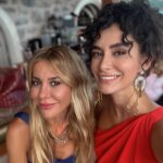 Hande Doğandemir Instagram – bu bir teşekkür postudur ❤️‍🔥 dün hayatımın en güzel günlerinden biriydi bebeğimiz @inocosmetic i sizlerle buluşturduk bundan sonra yolculuğu başladı biz hayal ettik yaptık umarım başkalarını mutlu ederek uzun yıllar bizimle olur ⭐️ ayrıca dün gördüm ki ne kadar güzel insanlar biriktirmişim ne şanslıyım varlığınız için teşekkürler ⭐️ ve sevgili partnerlerim iyi ki 🙏 @hchur 
@meltemkaraata @almilaoztoprak @mertkesiktas @latrokimya .
.
ayrıca bu şahane geceyi yaratan @ismailpolatt ve @oberon.comm muhteşem mekanımız için @sax.turkiye ve @sixsenseskocatasmansions ‘na tüm destekleri için de @studio56istanbul @cdconsultingagency @aysegulsenerpr a ve tüm @weactco kızlarına sonsuz teşekkürler nefis bir gece oldu sayenizde ..
içinde çok iyi hissettiğim elbisem için @dilekhanif ve takılarım için canım @begumkhan a çook teşekkürler ✨✨