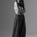 Hande Erçel Instagram - 🩶 Fotograf @jiyankizilboga Moda editörü @nilayko Saç: @nesriincann Makyaj @aslibilge Backstage Video @ali_zadshir Fotoğraf Asistanları @hasandoganay @digioneplus Ve @idiletisim