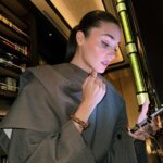 Hande Erçel Instagram - 🥢🖤