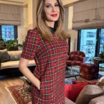 Hande Kazanova Instagram – GÜÇ SAVAŞLARI!

Ay Balık burcundayken haftaya giriş yapıyoruz. Belirsiz, kararsız, çözülmelere yatkın bir hafta olabilir.

Salı günü Güneş’in Neptün’le olan olumlu açısı manevi değerlerimizin yüksek olacağını diğer insanlara yardım etmekten mutluluk duyacağımızı gösteriyor.

Perşembe günü okullarla ilgili konular, iletişim, haberleşme, ulaşımla ilgili konularda verilmesi gereken önemli kararlar gündeme gelebilir. Altyapı çalışmalarının çok artacağı, işçilerin ve hizmetliler açısından da olumlu gelişmelerin devreye gireceği her tür kurumsal işin ve iş alanlarının da çok rahat ilerleyeceği bir dönem olabilir.

Cuma günü iş, haberleşme, ticaret, ulaşımla ilgili konular, eğitim, seyahat alanlarında güzel haberler alabiliriz.

Bu dönem karşımıza gelen önemli işler varsa bu işlerin altyapısıyla çok düzgün bir şekilde uğraşabiliriz.

Cuma günü Venüs’ün Neptün’le dik açısı var. İlişkilerde çözülme etkisini karşımıza getirir.

İlişkilerde beklentilerimizi çok yüksek tutmamamız gerekiyor.

Para ilişkilerinde kandırılma, yanılma, aldatılma etkisine karşı dikkatli olmakta fayda var.

İnterneti kullanıyorsak bu dönem yaptığımız alışverişler yanlış adımlara neden olabilir.

Cumartesi günü 16:46 itibariyle Güneş’in Plüton’la 29 derece Oğlak burcunda kavuşuyor. Güneş- Plüton kavuşumları Dünya astrolojisinde kontrol dışı gelişmeleri, ekonomik krizleri, dramatik değişiklikleri karşımıza getirebilir. Liderlere yönelik saldırılar artabilir, finansal manipülasyon ve çıkarcılık artabilir.

Doğal afetler, depremler görülebilir.  Bireysel olarak baktığımızda kaygılarımız, takıntılarımız artabilir. Gücü doğru kullanmaya özen gösterelim.

Üzerimizde güç ve egemenlik oluşturmak isteyen insanlar tarafından güç savaşlarının ön plana çıktığını görebiliriz.

Şimdi 15-21 Ocak haftasını https://www.handekazanova.com/15-21-ocak-2024-haftalik-burc-yorumlari/ ‘ ndan ayrıntılı okuyabilir, Youtube kanalımdan izleyebilirsiniz.

Herkese şanslı ve mutlu bir hafta dilerim.

Giysi: @gustogiyim

#astroloji #astrology #youtube #youtuber #handekazanovaileastroloji #pluto #aquarius #sunplutoconjunction