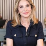 Hande Kazanova Instagram - HIZLI GELİŞMELER! Pazar günü Jüpiter ikizler burcuna geçiyor! İkizler burcunun yönetici gezegeni Merkür bu hafta hem Satürn’den hem Uranüs’ten olumlu açılar alıyor! Merkür’ün Satürn’le olan olumlu açısı fikir ve düşüncelerimizi olgun ve tecrübeli insanlarla paylaşmak ya da eylemlerimizi gerçeğe dönüştürmek için doğru ve kararlı adımlar atmak konusunda bize yardımcı olacak. 🌟 Cuma günü Merkür Uranüs’le birleşecek. Hızlı ani ve beklenmedik fikir ve düşünceler, yeni metotlar, keşifler, icatlar karşımıza gelebilir. Hızlı gelişmeler altında olacağız ama hayatımızda önemli açılımlarda devrede olacak! 27 Mayıs-02 Haziran haftasını YouTube kanalımda yeni videomda sizler için anlattım! Her Cuma olduğu gibi kanalıma bekleniyorsunuz!🥰 Giysi: @gustogiyim #astroloji #astrology #youtube #youtuber #handekazanovaileastroloji #yenihafta #mercury #saturn #uranus https://youtu.be/W7EJgmkZqmw
