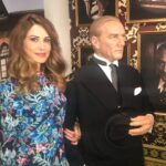 Hande Kazanova Instagram - Cumhuriyetimizin 100. Yılını kutlarken 50 yaşında olacağımı düşündüğümde bana yıllar çok uzak geliyordu! Bugün tam 50. Yaşımda Büyük Türkiye Cumhuriyetinin 100. Yılını kutluyoruz! Boğazım düğüm düğüm gözlerim yaşlı ama mutluluktan ve heyecandan ❤️🇹🇷 Bu reels a tek tek fotoğraflarla hayatımı sığdırmaya çalıştım ekleyecek daha o kadar çok şey var ki🙏🏻 Bir Cumhuriyet Kadını olarak hayatımı özgürce bir yerim ve duruşum olarak gerçekleştirdiğim için Türkiye Cumhuriyetinin büyük kurucusu Gazi Mustafa Kemal Atatürk’e, yol arkadaşlarına, bu vatan için ömrünü feda eden tüm şehitlerimize teşekkürü ve minneti bir borç bilirim!🇹🇷🙏🏻❤️🇹🇷 Cumhuriyeti ve bu güzel ülkeyi her zaman en güzel şekilde temsil etmeye sözüm var! Bu söz sayesinde kestirme yollara sapmadım, işim ne olursa olsun en güzelini, en verimlisini ve adaletlisini yapmaya çalışıyorum! 🇹🇷 Çünkü biliyorum sadece anneme babama aileme sevdiklerime değil bizi bugünlere getiren herkesin üzerimde hakkı var!🇹🇷🇹🇷🇹🇷 Yaşa Varol Türkiye Cumhuriyeti ♾️ Sen de rahat uyu Atam ❤️💕🇹🇷 100. Yaşımız kutlu olsun!❤️ #29ekimcumhuriyetbayramı #29ekimcumhuriyetbayramımızkutluolsun #senrahatuyuatam