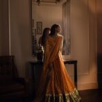 Hania Aamir Instagram – 🤌🏻
.
outfit @hussainrehar.official 
jewels @amayrajewelspk 
styling @aarindanoor 
hair & makeup @sonia_nazir 
photography @mngopro