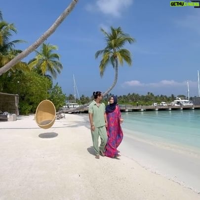 Hanis Zalikha Instagram - Finally #HairulHanisMaldives