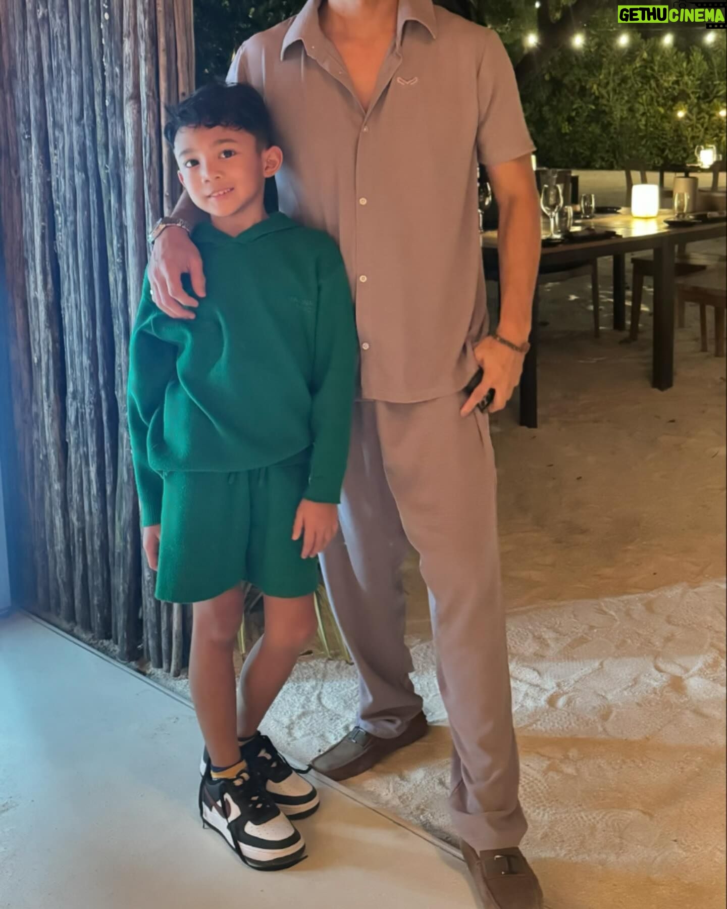 Hanis Zalikha - 160.8K Likes - 🕯️ makan dalam gelap bersama-sama.