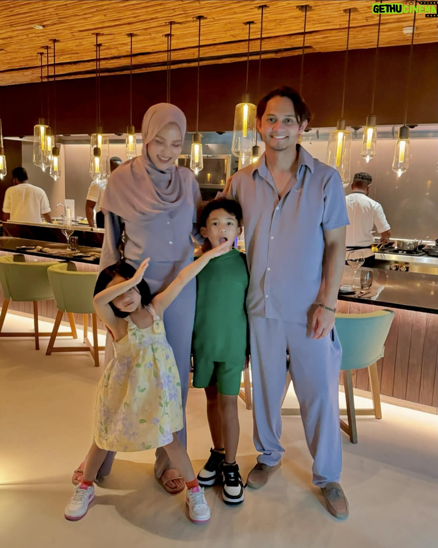 Hanis Zalikha - 160.8K Likes - 🕯️ makan dalam gelap bersama-sama.