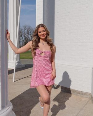 Hannah Colin Instagram - nineteen & thriving. ✨

#hannahgracecolin #birthday #happybirthday #nineteen #teenagedream #19 #explorepage #viral #selflove #beyou #kindnesswinshgc #thebestisyettocome