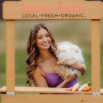 Hannah Colin Instagram - bunny kisses. 🐰 🥕 Happy Easter everyone!! 🐣 #hannahgracecolin #happyeaster #easter #easterbunny #viral #explorepage #sunday #beyou #selflove #kindnesswinshgc #bunnyfarm #thebestisyettocome