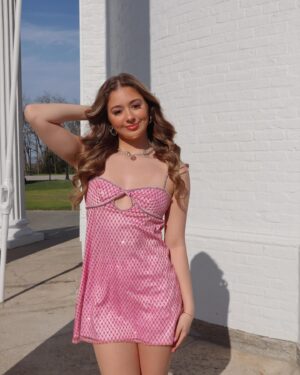 Hannah Colin Instagram - nineteen & thriving. ✨

#hannahgracecolin #birthday #happybirthday #nineteen #teenagedream #19 #explorepage #viral #selflove #beyou #kindnesswinshgc #thebestisyettocome