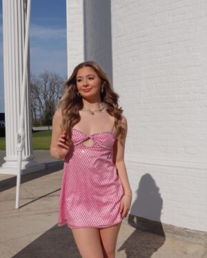 Hannah Colin Instagram - nineteen & thriving. ✨

#hannahgracecolin #birthday #happybirthday #nineteen #teenagedream #19 #explorepage #viral #selflove #beyou #kindnesswinshgc #thebestisyettocome