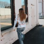 Hannah Colin Instagram - live now, think later. 🩵 #hannahgracecolin #explorepage #jb #honest #live #dontoliver #setactivewear #fitcheck #beyou #selflove #thebestisyettocome #newalbany