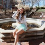 Hannah Colin Instagram - all kinds of happy. 🩷 #hannahgracecolin #explorepage #beyou #happy #allkindsofhappy #saturday #viral #newalbanyindiana #newalbany #selflove #thebestisyettocome