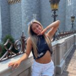Hannah Colin Instagram - just like magic. ✨ #hannahgracecolin #disney #disneyworld #explorepage #travel #florida #castle #viral #worlds #orlando #beyou #magic #thebestisyettocome #g24