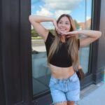Hannah Colin Instagram - blue skies. 🩵🌥️ . . . #hannahgracecolin #newalbany #explorepage #summer #bluesky #downtown #viral #fitcheck #indiana #thebestisyettocome