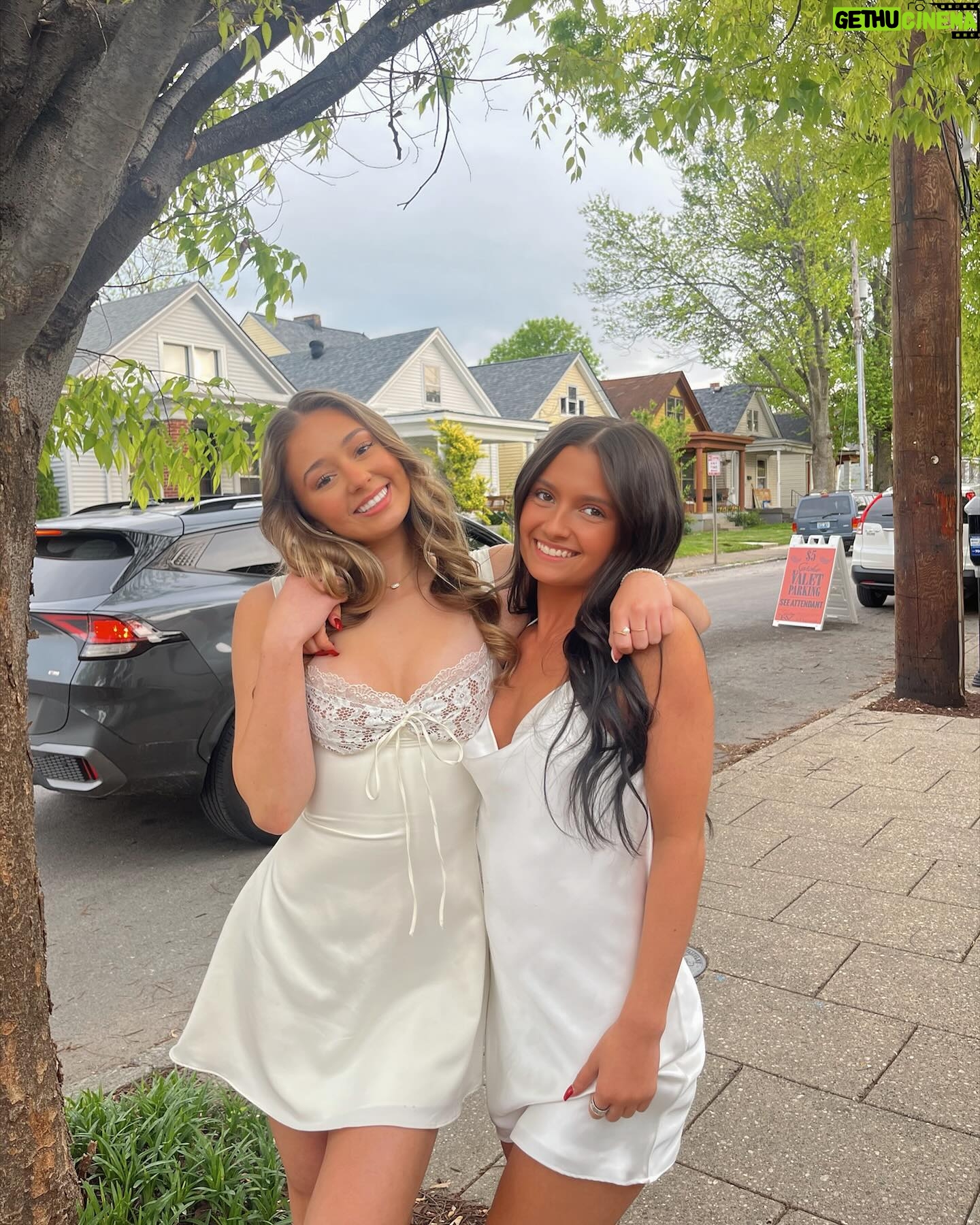 Hannah Colin - 11.3K Likes - blessed with the best. 🕊️
#hannahgracecolin #beyou #blessed #thebest #selflove #louisville #houseofcb #bestfriends #explorepage #thebestisyettocome