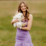 Hannah Colin Instagram - bunny kisses. 🐰 🥕 Happy Easter everyone!! 🐣 #hannahgracecolin #happyeaster #easter #easterbunny #viral #explorepage #sunday #beyou #selflove #kindnesswinshgc #bunnyfarm #thebestisyettocome