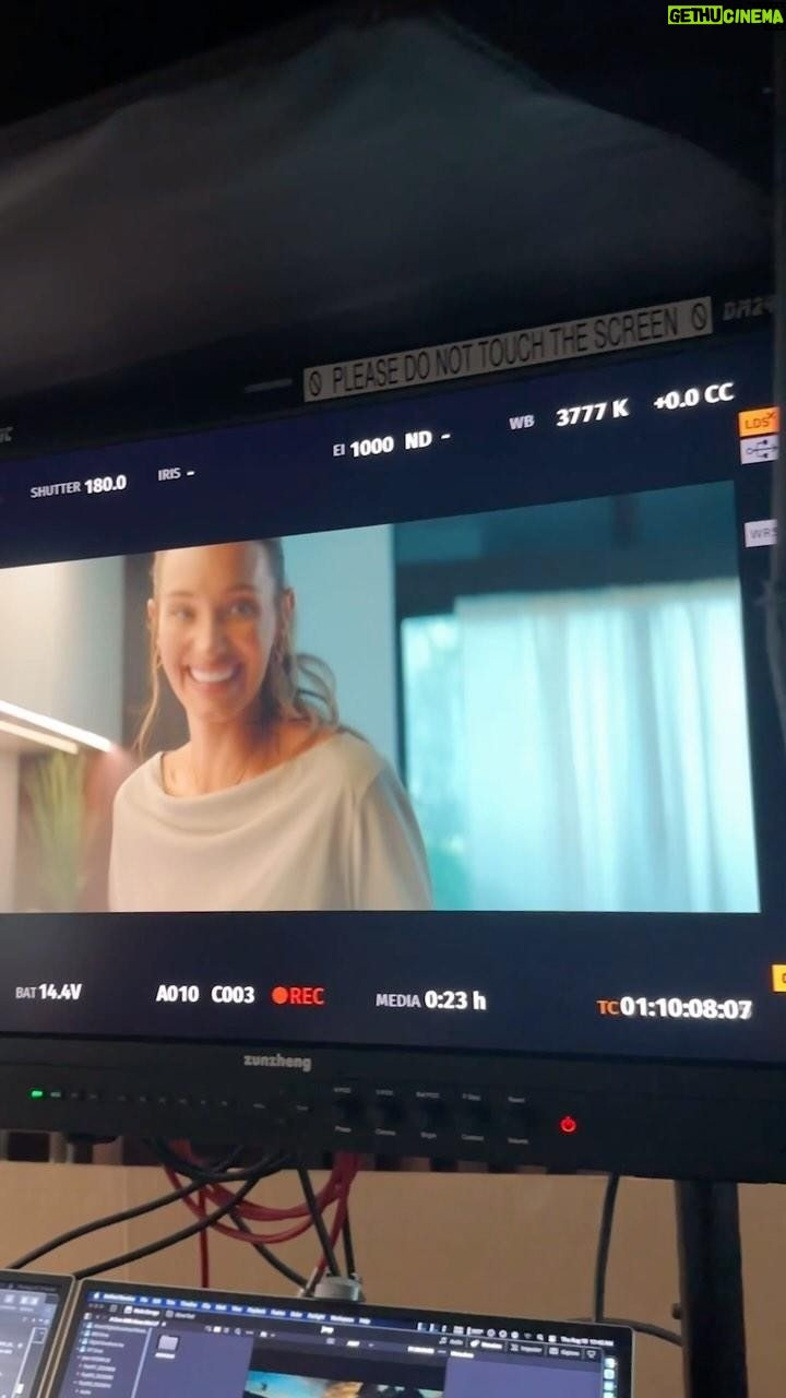 Hannah Jeter - 8.3K Likes - Throwback on set making the Grand @Wagoneer commercial.