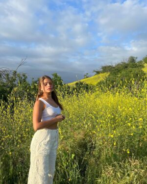 Hannah Kepple Instagram - wrinkly pants