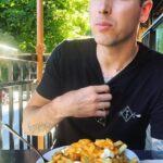 Hannah Simone Instagram – HOT TRENDS ALERT FOR 2024:
Staring in awe at muva nature
Hot boys eating butter chicken poutine
Wine in golf carts
Pineapple on pizza (shut it)
Teeny tiny goats
Pretty viewsszszzzsz

Basically, Canada 🇨🇦
